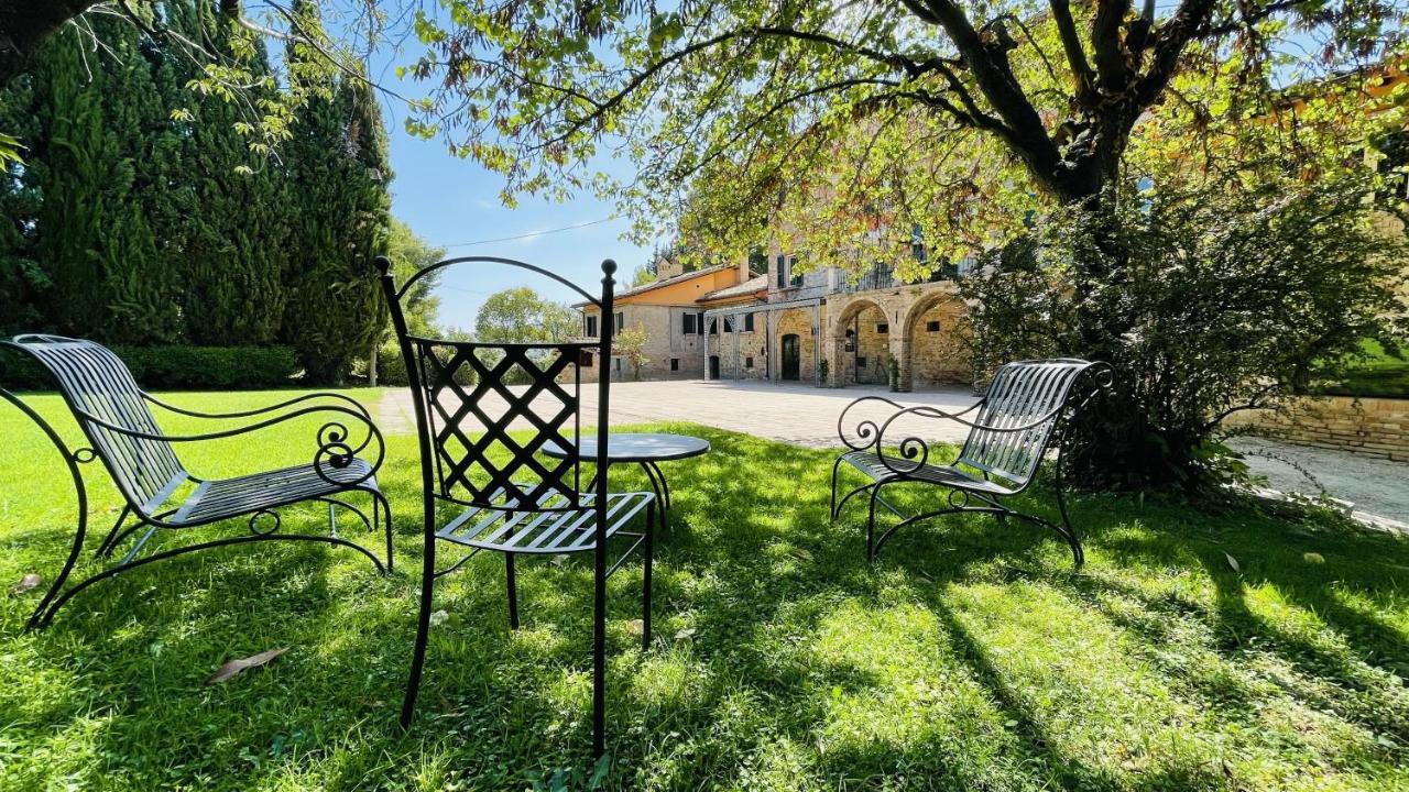 B&B Villa Dei Priori Монсамполо-дель-Тронто Экстерьер фото