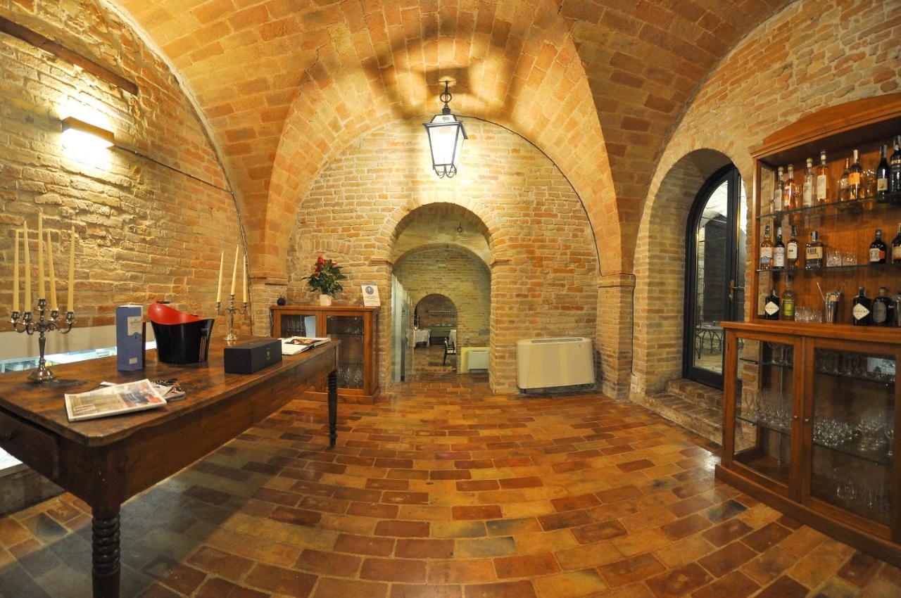 B&B Villa Dei Priori Монсамполо-дель-Тронто Экстерьер фото