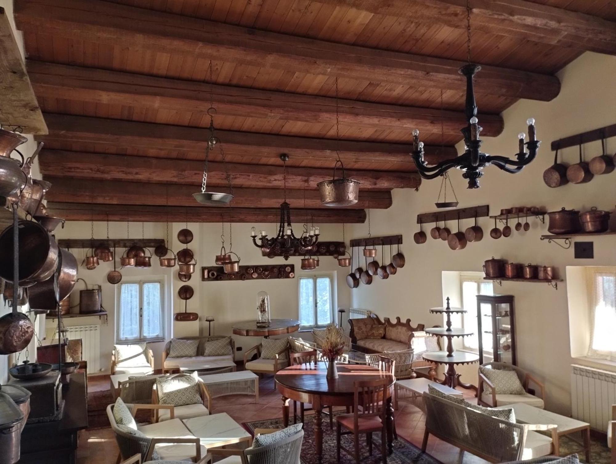 B&B Villa Dei Priori Монсамполо-дель-Тронто Экстерьер фото